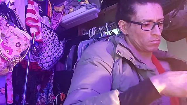 gurlnips online show from 02/23/26, 12:45