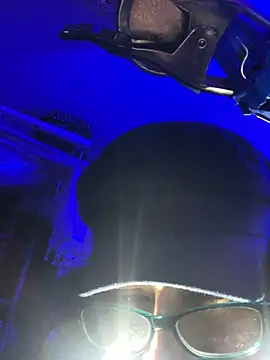 gurlnips online show from 11/23/25, 10:14