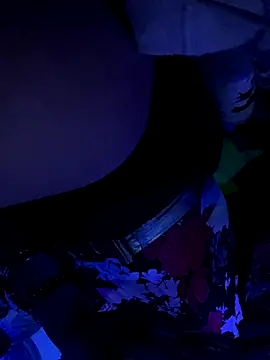 gurlnips online show from 11/20/25, 10:27