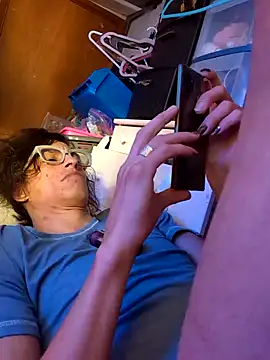 gurlnips online show from 10/19/25, 09:28