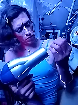 gurlnips online show from 12/17/25, 11:48