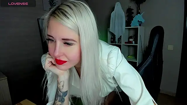 Mermaid N online show from 11/11/25, 01:33