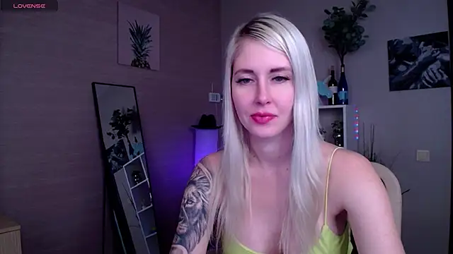 Snapshot of Mermaid_N chatting on 03/05/25, 04:45 Mermaid N online show from 03/05/25, 04:45