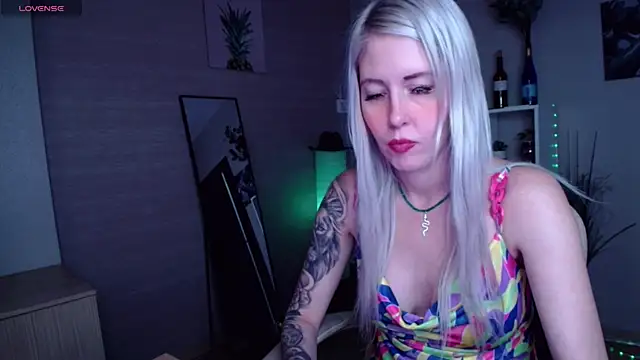 Snapshot of Mermaid_N chatting on 01/22/25, 04:44 Mermaid N online show from 01/22/25, 04:44