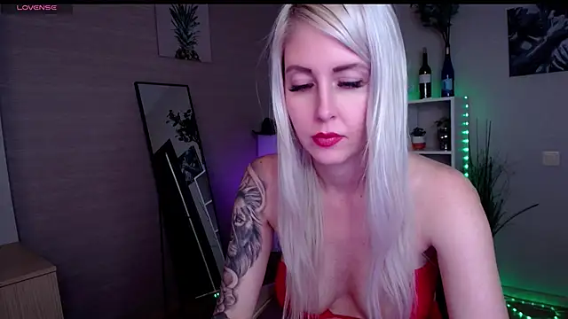 Snapshot of Mermaid_N chatting on 01/28/25, 05:11 Mermaid N online show from 01/28/25, 05:11