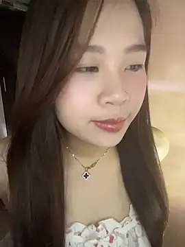 Snapshot of Bae1103 chatting on 04/19/26, 03:18 Bae1103 online show from 04/19/26, 03:18