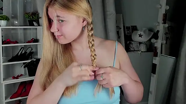 Snapshot of Rebecca_Kelly chatting on 11/14/25, 02:37 Rebecca Kelly online show from 11/14/25, 02:37