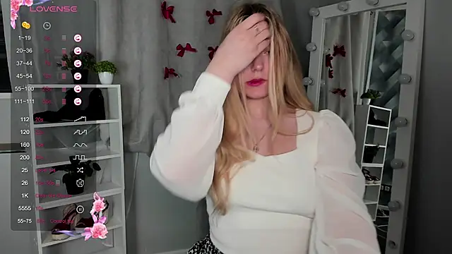 Snapshot of Rebecca_Kelly chatting on 03/14/25, 06:39 Rebecca Kelly online show from 03/14/25, 06:39