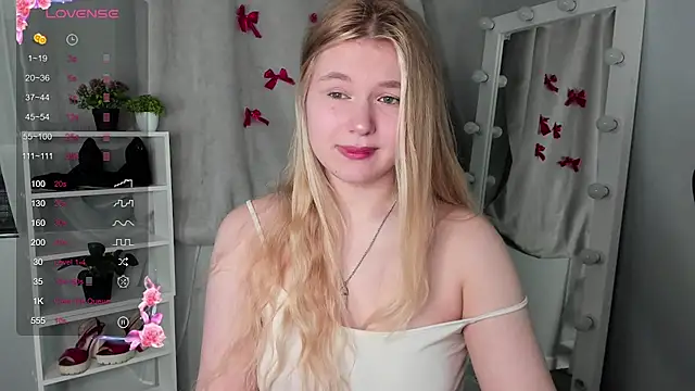 Snapshot of Rebecca_Kelly chatting on 03/17/25, 06:32 Rebecca Kelly online show from 03/17/25, 06:32