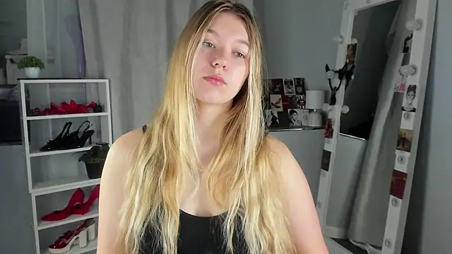 Snapshot of Rebecca_Kelly chatting on 09/24/25, 02:07 Rebecca Kelly online show from 09/24/25, 02:07