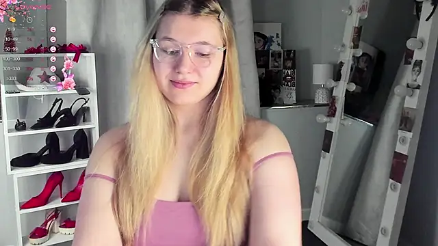 Rebecca Kelly online show from 02/16/26, 02:43