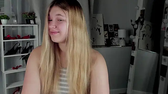 Snapshot of Rebecca_Kelly chatting on 11/05/25, 02:47 Rebecca Kelly online show from 11/05/25, 02:47