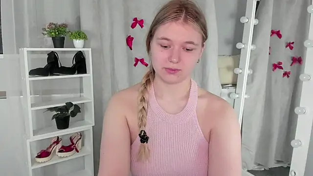 Snapshot of Rebecca_Kelly chatting on 03/02/25, 09:41 Rebecca Kelly online show from 03/02/25, 09:41