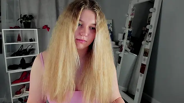 Rebecca Kelly online show from 01/12/26, 02:29