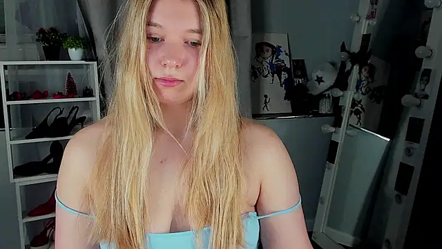 Snapshot of Rebecca_Kelly chatting on 12/19/25, 02:15 Rebecca Kelly online show from 12/19/25, 02:15