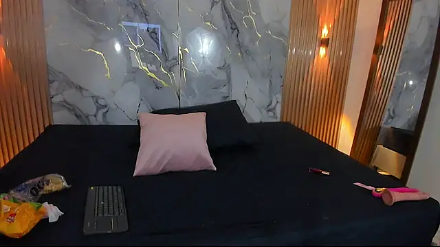 Snapshot of ShanellBlack chatting on 03/04/25, 01:06 ShanellBlack online show from 03/04/25, 01:06
