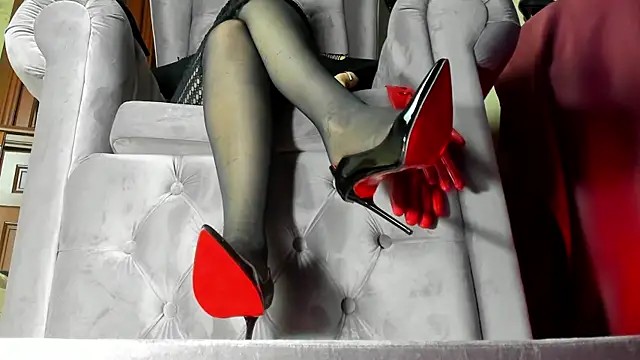 LillaGoddess online show from 11/12/25, 02:10