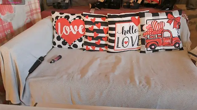 sara love89 online show from 02/22/26, 01:35