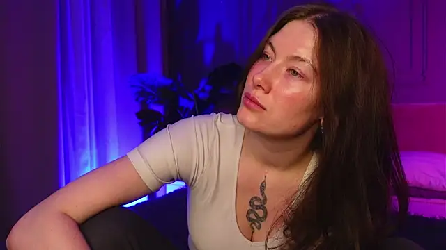 Liv Fay online show from 11/26/25, 02:28