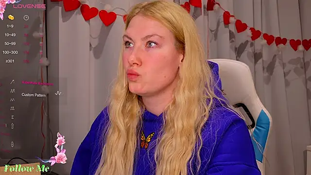 Snapshot of Liv_Fay chatting on 02/06/25, 01:32 Liv Fay online show from 02/06/25, 01:32