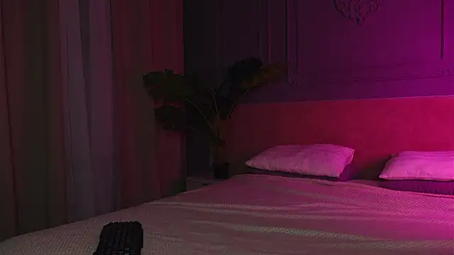 Liv Fay online show from 12/03/25, 02:49