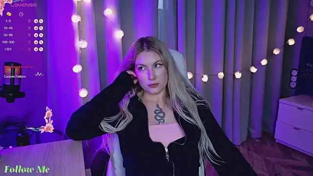 Snapshot of Liv_Fay chatting on 02/27/25, 02:54 Liv Fay online show from 02/27/25, 02:54