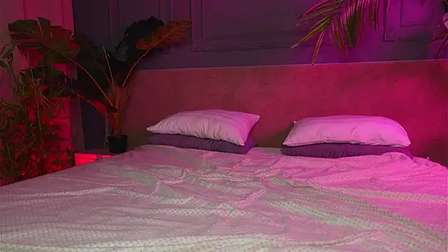 Liv Fay online show from 12/04/25, 02:05