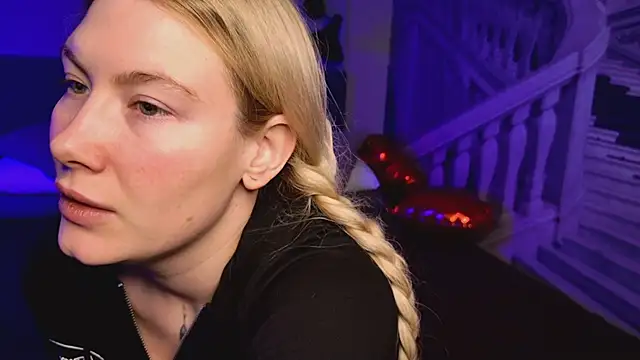 Snapshot of Liv_Fay chatting on 02/22/25, 01:46 Liv Fay online show from 02/22/25, 01:46