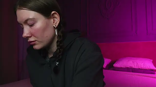 Liv Fay online show from 11/29/25, 01:22