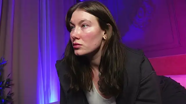 Liv Fay online show from 11/28/25, 03:01