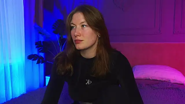 Snapshot of Liv_Fay chatting on 09/20/25, 02:44 Liv Fay online show from 09/20/25, 02:44