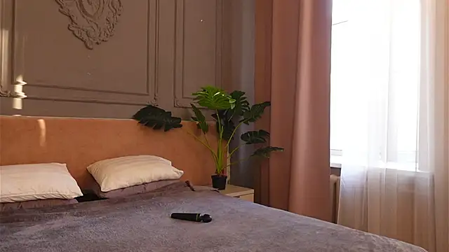 Liv Fay online show from 04/02/26, 03:41