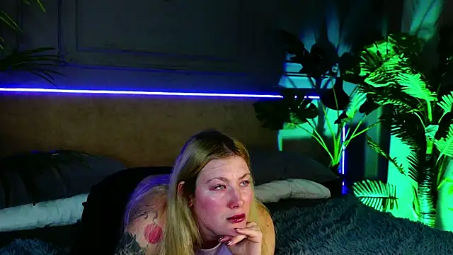 Snapshot of Liv_Fay chatting on 03/19/25, 11:57 Liv Fay online show from 03/19/25, 11:57