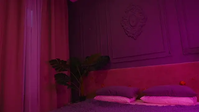 Liv Fay online show from 11/04/25, 02:21