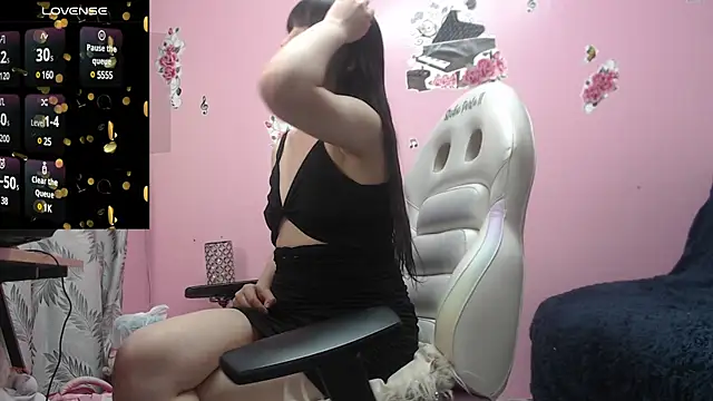 Snapshot of sailor_moon07 chatting on 03/08/25, 03:17 sailor moon07 online show from 03/08/25, 03:17