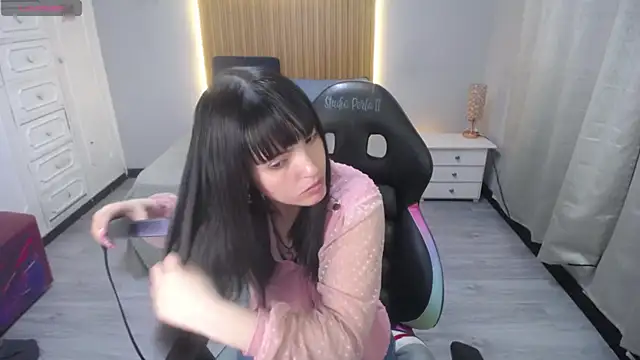 Snapshot of sailor_moon07 chatting on 06/15/26, 03:51 sailor moon07 online show from 06/15/26, 03:51