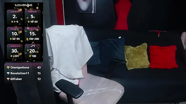 Snapshot of sailor_moon07 chatting on 02/26/25, 06:26 sailor moon07 online show from 02/26/25, 06:26