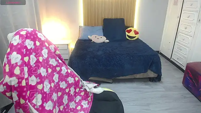 Snapshot of sailor_moon07 chatting on 06/21/26, 05:57 sailor moon07 online show from 06/21/26, 05:57