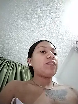Tiphanydirty3 online show from 06/07/26, 03:23