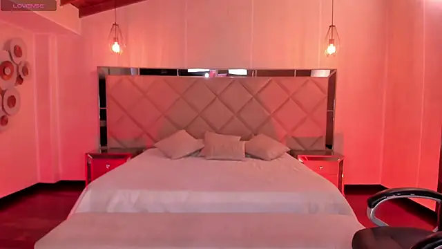 Snapshot of CelestePalmer_ chatting on 11/18/25, 11:24 CelestePalmer online show from 11/18/25, 11:24