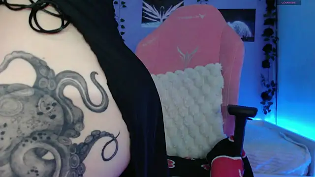 Snapshot of Scarlettsrorm chatting on 02/24/25, 05:11 Scarlettsrorm online show from 02/24/25, 05:11
