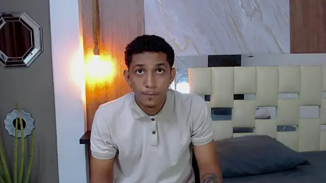 Snapshot of dominic_smith_ chatting on 03/23/25, 12:15 dominic smith online show from 03/23/25, 12:15
