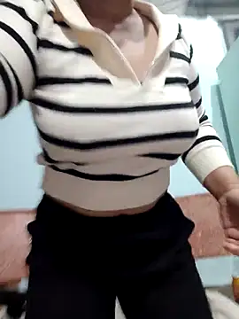 Queen 18200 online show from 11/28/25, 12:22