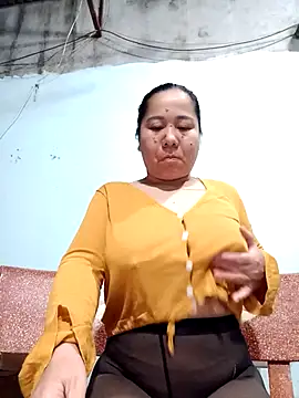 Queen 18200 online show from 12/21/25, 10:10