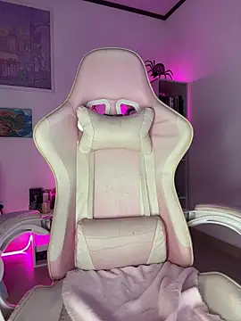 Tsuki-moon online show from 10/26/25, 12:16