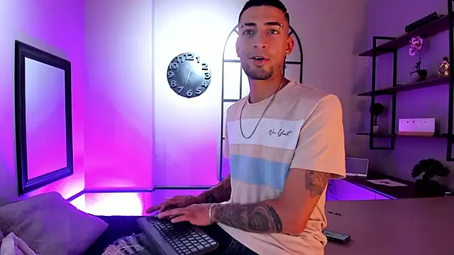 DrakeNeumann online show from 11/27/25, 03:40