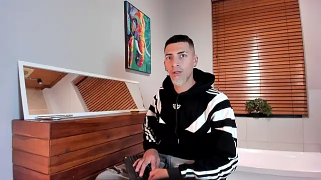 DrakeNeumann online show from 10/12/25, 03:52