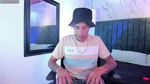 DrakeNeumann online show from 11/15/25, 03:54