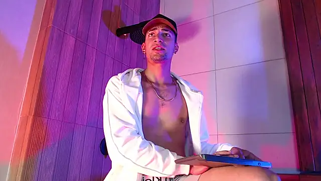 DrakeNeumann online show from 10/24/25, 04:00