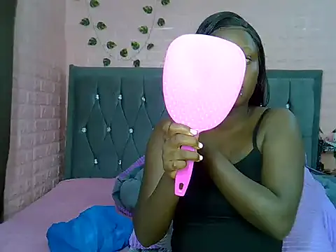 Snapshot of sexybree_ chatting on 10/03/25, 07:37 sexybree online show from 10/03/25, 07:37